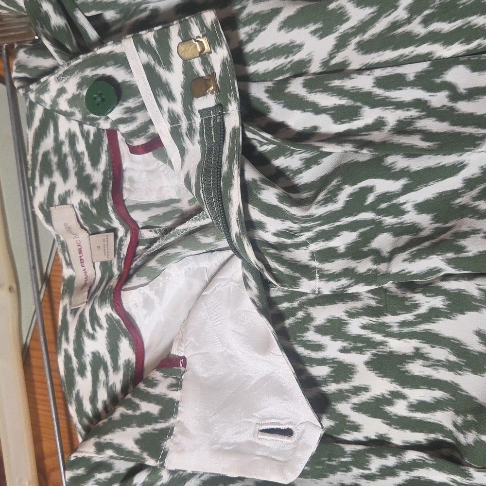 Banana Republic High Waist Green Patterned Shorts Size 3 - Picture 6 of 9